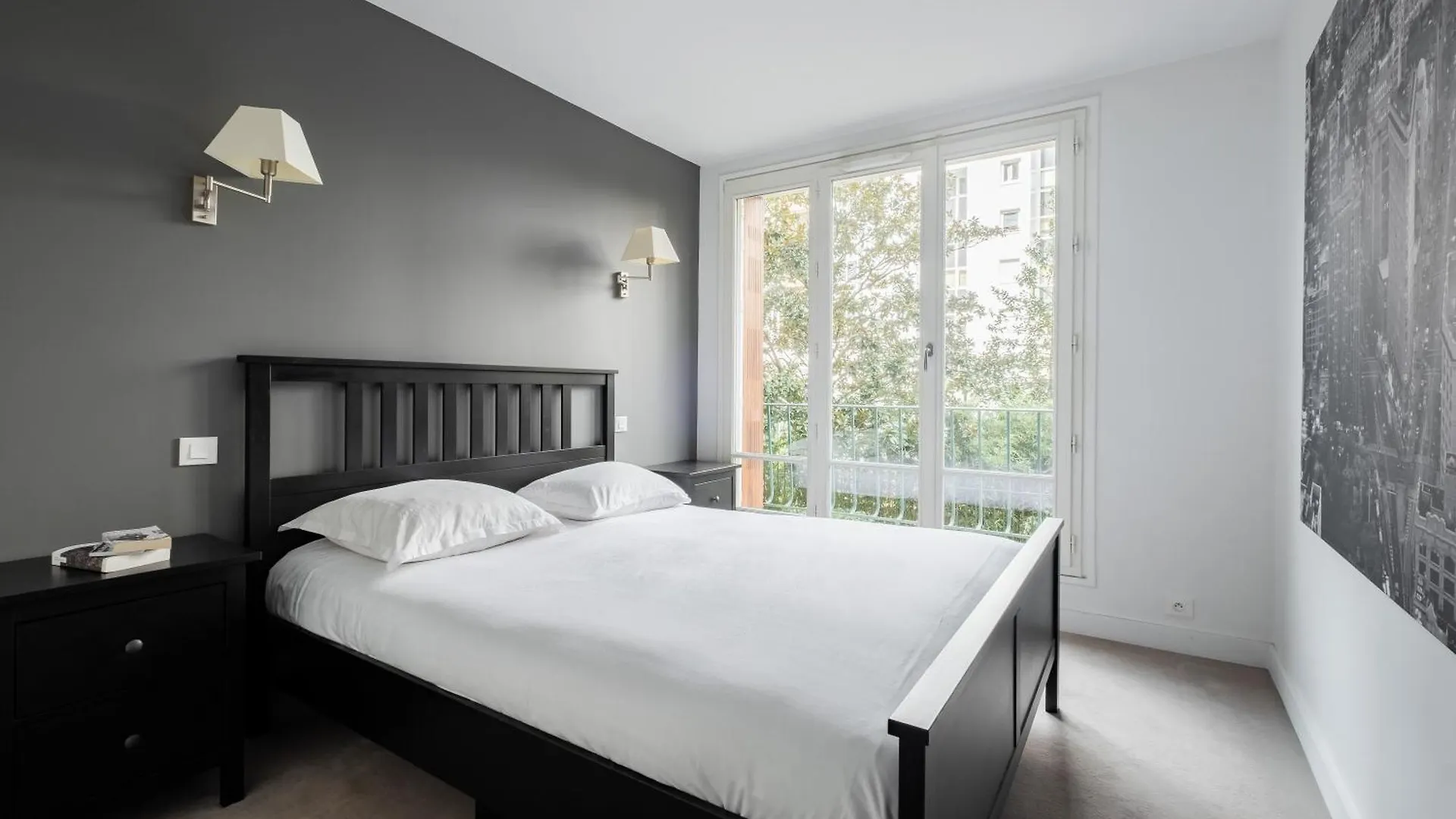 Veeve - Grand In Grey Paris